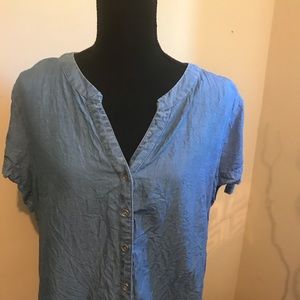 Short sleeve denim shirt